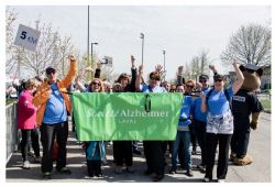 Soutenir les personnes atteintes dAlzheimer et leurs proches aidants 