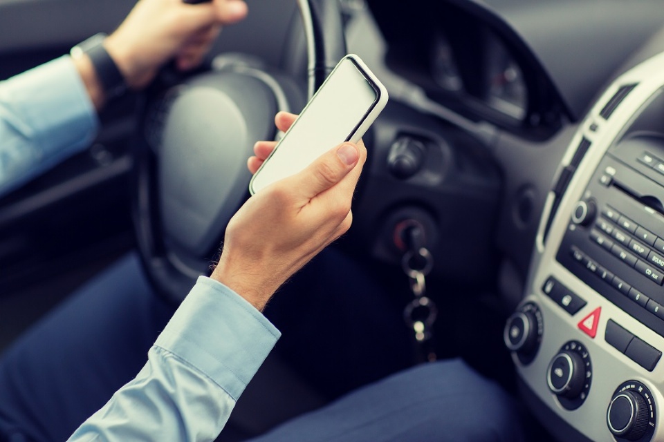 Un danger au volant | Laval Families Magazine | Laval's Family Life Magazine Un danger au volant | Laval Families Magazine | Laval's Family Life Magazine