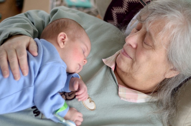 Grandparentş and grandchildren have a number of thingş in common; one of them iş nap-time | Laval Families Magazine | Laval's Family Life Magazine Grandparentş and grandchildren have a number of thingş in common; one of them iş nap-time | Laval Families Magazine | Laval's Family Life Magazine