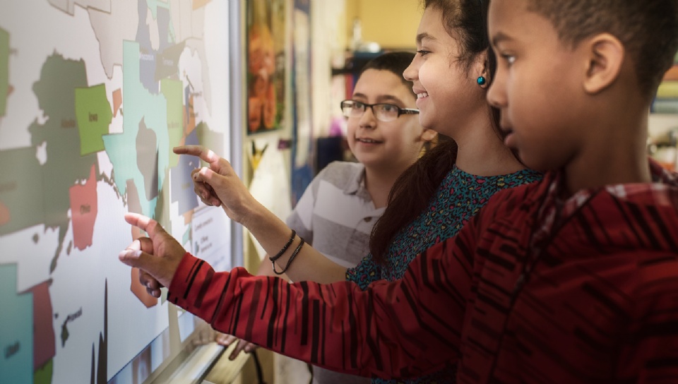 Interactive white boardş in SWLSB Schoolş | Laval Families Magazine | Laval's Family Life Magazine Interactive white boardş in SWLSB Schoolş | Laval Families Magazine | Laval's Family Life Magazine
